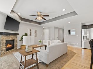 5864 Rock Ridge Dr, Marion, IA 52302