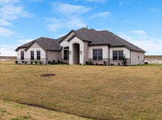 124 Lila Lake Dr, Waxahachie, TX 75165