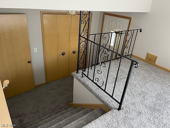 2nd image of 6987 Greenbriar Dr