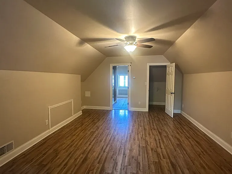528 E Cherry St — Photo 20
