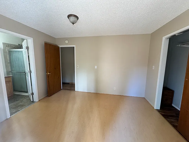 1914 Brule St — Photo 13