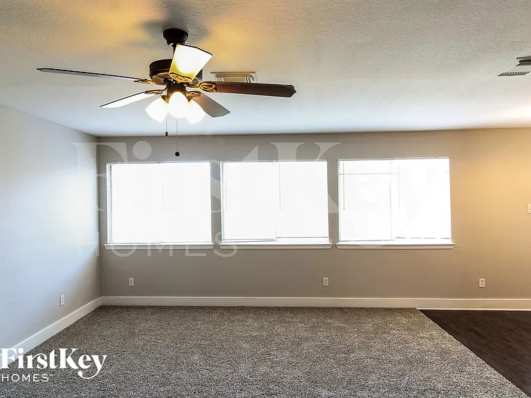 19419 Green Chase Ln — Photo 8