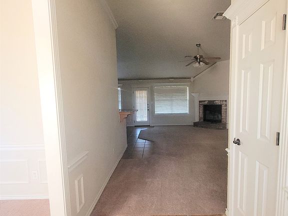 4th image of 502 Hood Dr