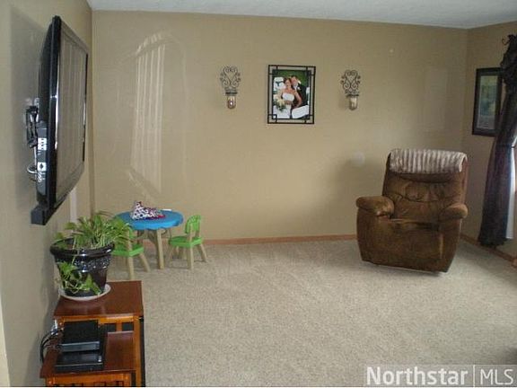 5th image of 12641 Polk St NE
