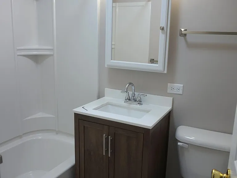 100 N Griffin St #8 — Photo 1