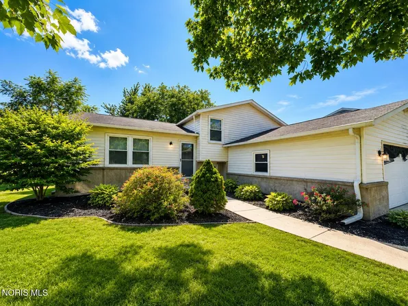 379 Birchdale Rd, Perrysburg, OH 43551