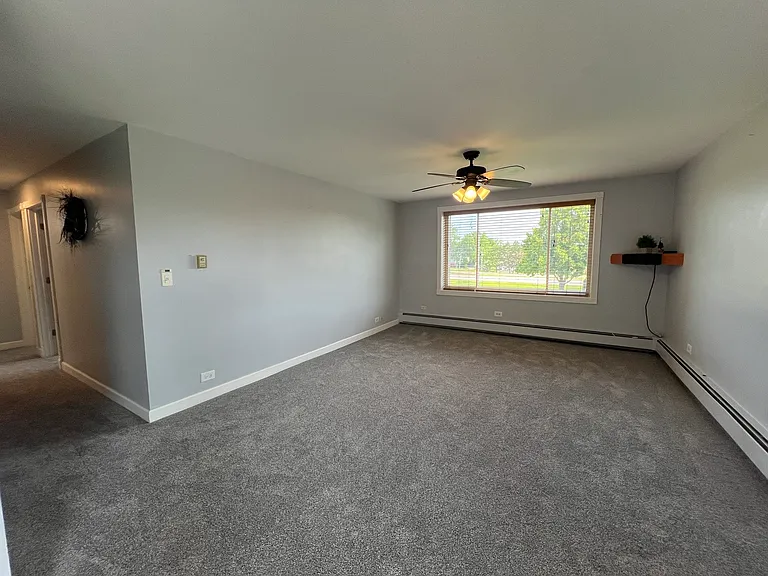 1880 Bonnie Ln #302 — Photo 12