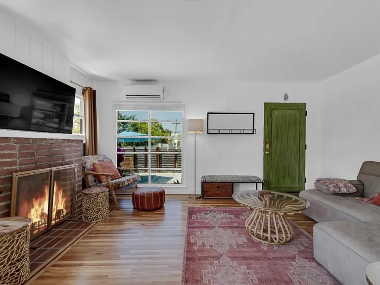 5512 Willowcrest Ave — Photo 13