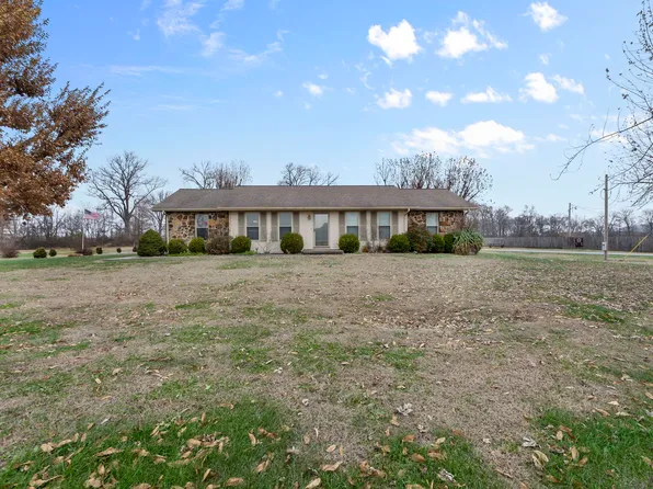 24250 Hanging Rock Rd, Mc Clure, IL 62957