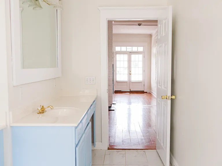 222 N Spring St — Photo 28