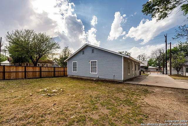 810 E Euclid Ave — Photo 28