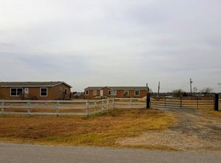 20312 Burr Oak Dr, Coupland, TX 78615