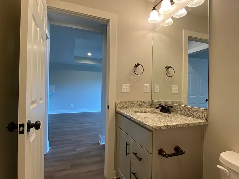 6228 Burbank Crossing Loop — Photo 41
