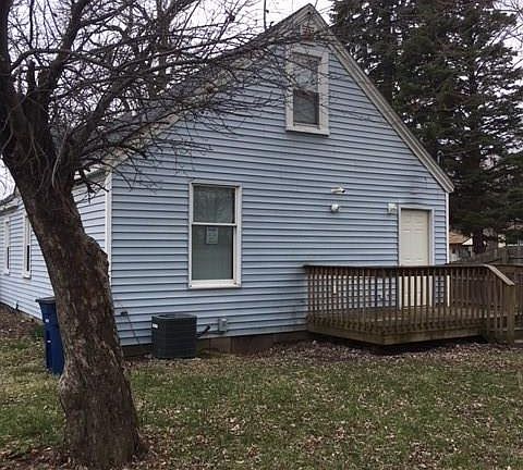 2nd image of 33508 Beechwood St
