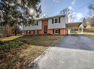 2734 Fernlawn Rd, Salem, VA 24153
