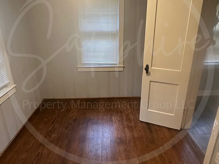 2404 E 67th Ter — Photo 19
