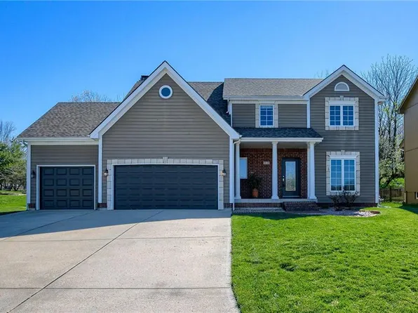 101 SE Carolina Dr, Lees Summit, MO 64063