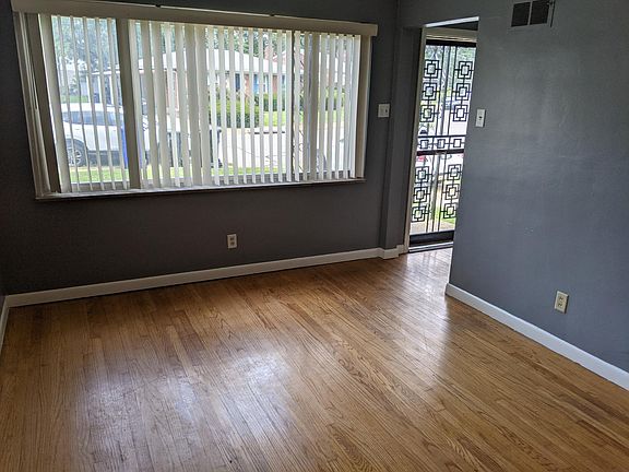 4th image of 8358 Braddock Dr