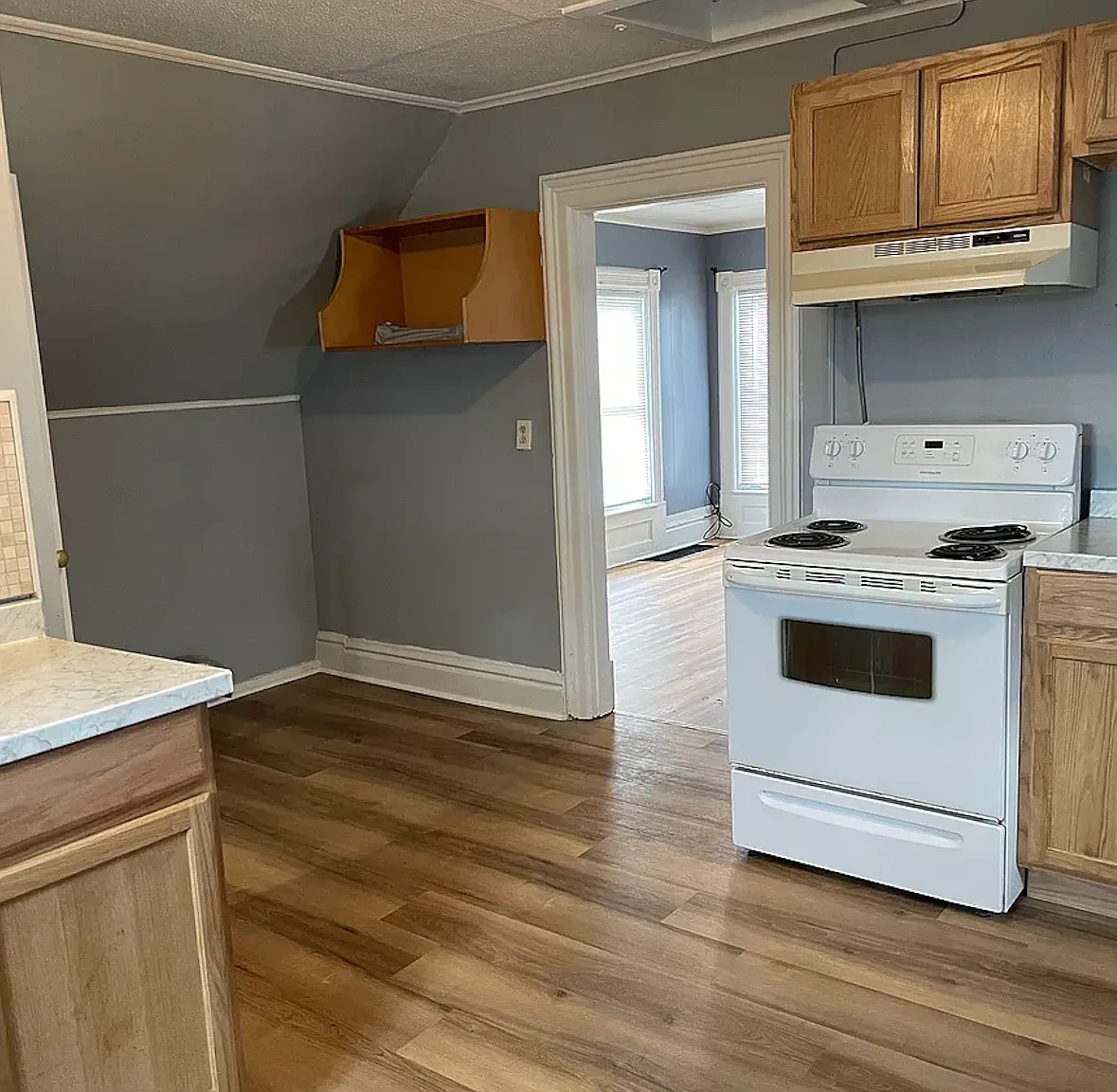 2 bed, 1.0 bath, $900 — Photo 3
