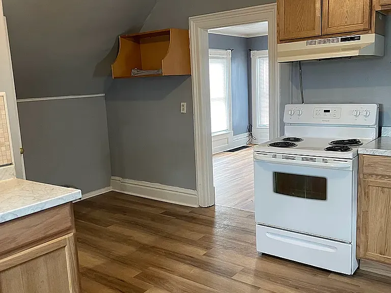 650 Emerson St #2 — Photo 3