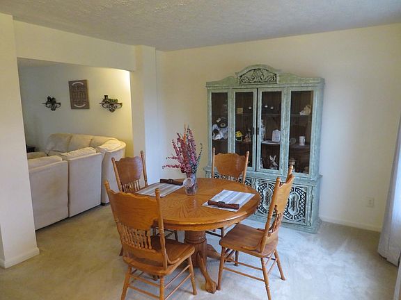 2nd image of 25704 Hummingbird Ct