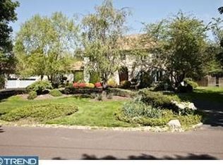 1718 Sharpless Rd, Meadowbrook, PA 19046