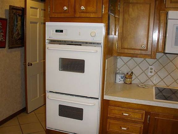 5th image of 3111 NW Brent Cir