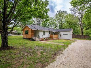 930 E Ash St, Fayetteville, AR 72703