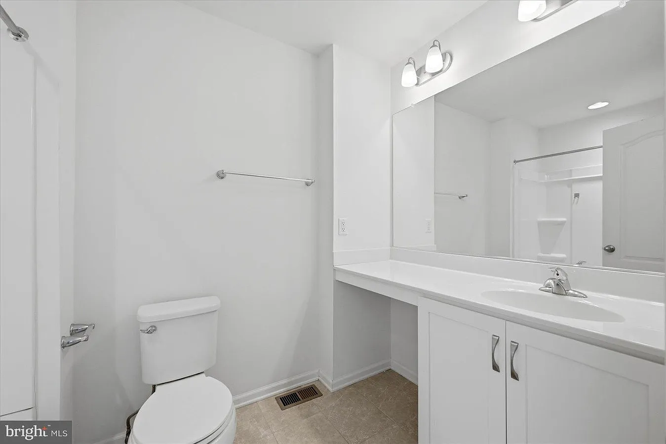 3 bed, 2.5 bath, 1504 sqft, $2,000 — Photo 4