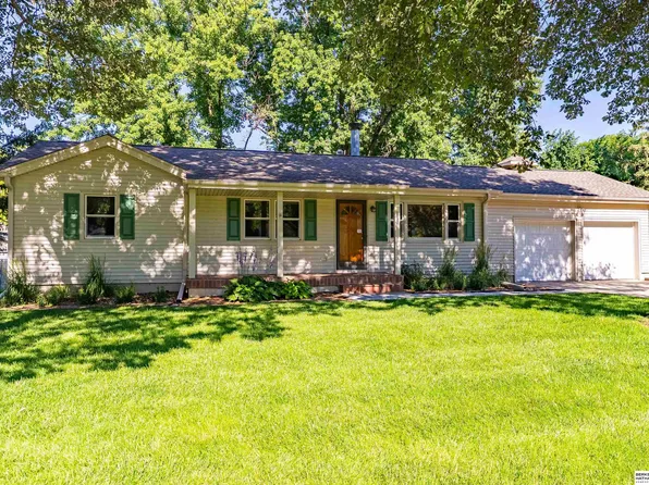 2222 S 88th St, Omaha, NE 68124