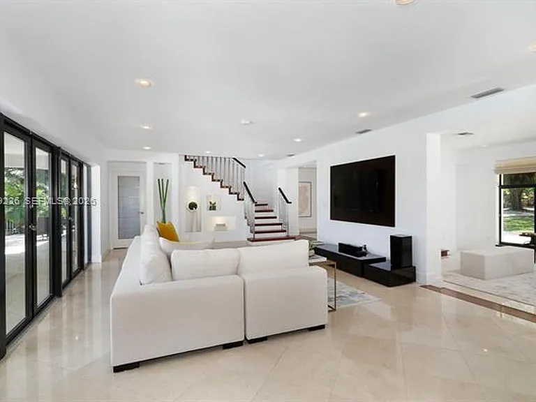3425 Alhambra Cir — Photo 18