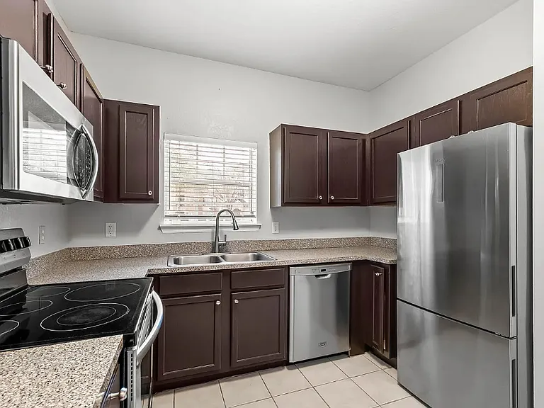 5521 E 51st St #8 — Photo 8