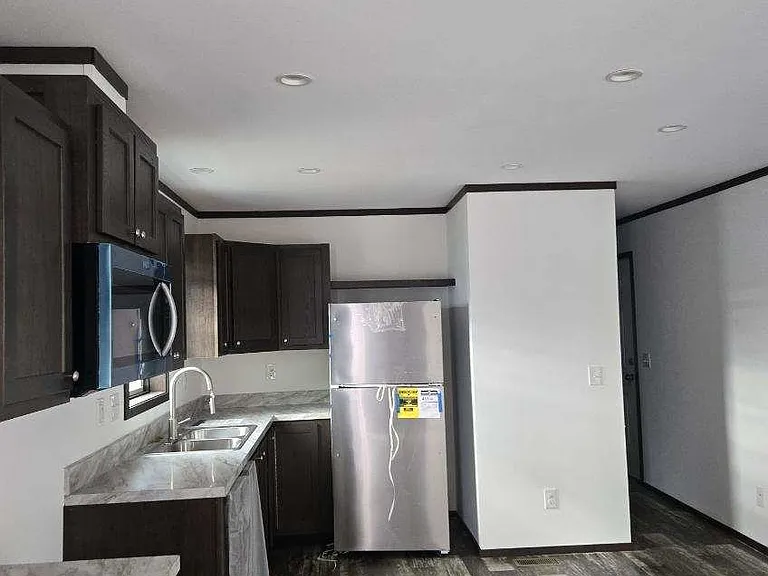 417 W 4th Ave #2 — Photo 3