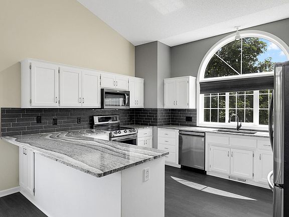 3rd image of 725 103rd Ave NE