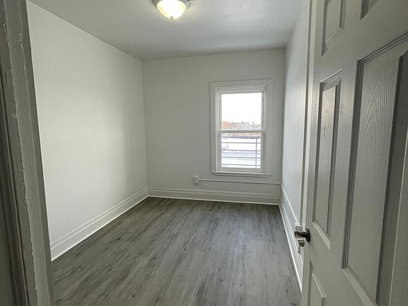 3rd image of 1511 Pine Ave APT 5