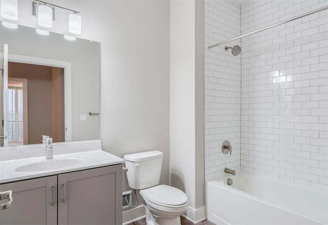 2280 Lafayette Park Dr — Photo 3