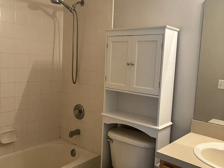 131 Murray Dr — Photo 23