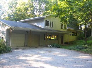 24 Carriage Ln, Roxbury, CT 06783