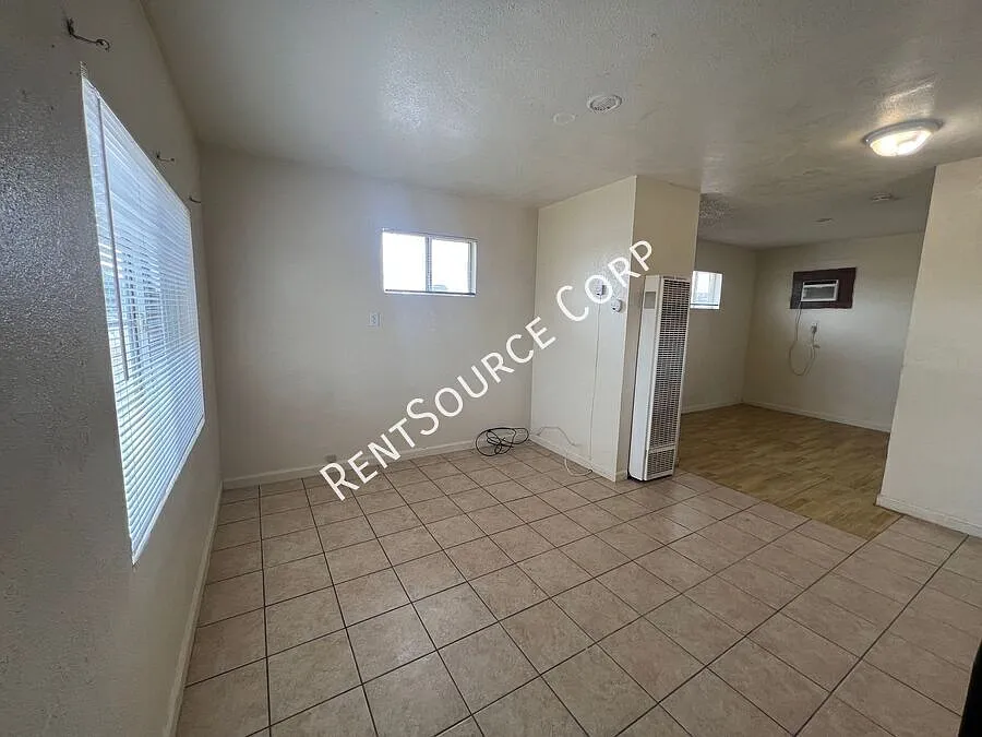 Building Photo - 2542 W Main St #C