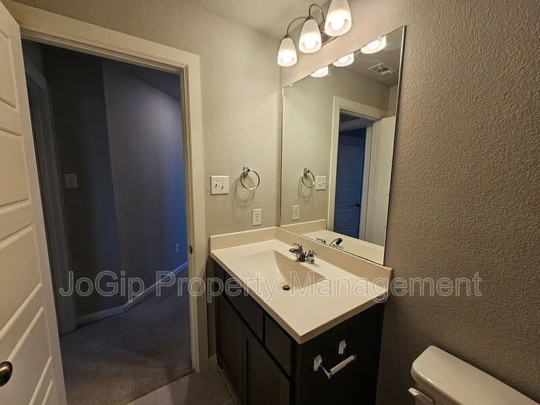 1740 Jamestown Dr — Photo 69