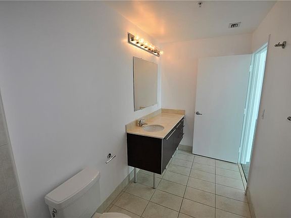 5th image of 1900 N Bayshore Dr #3609-1