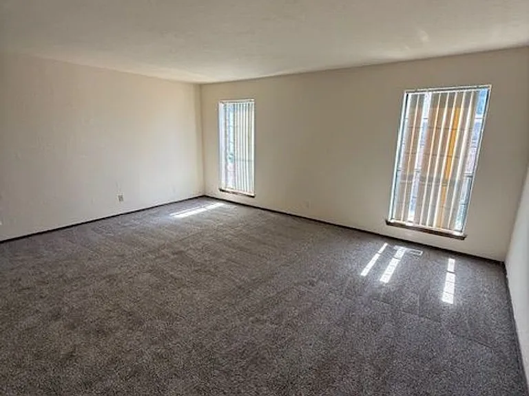 23 Lakeshore Dr NE — Photo 12