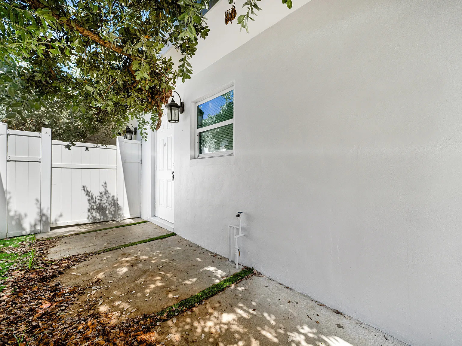 Studio, 490 sqft, $1,600 — Photo 2