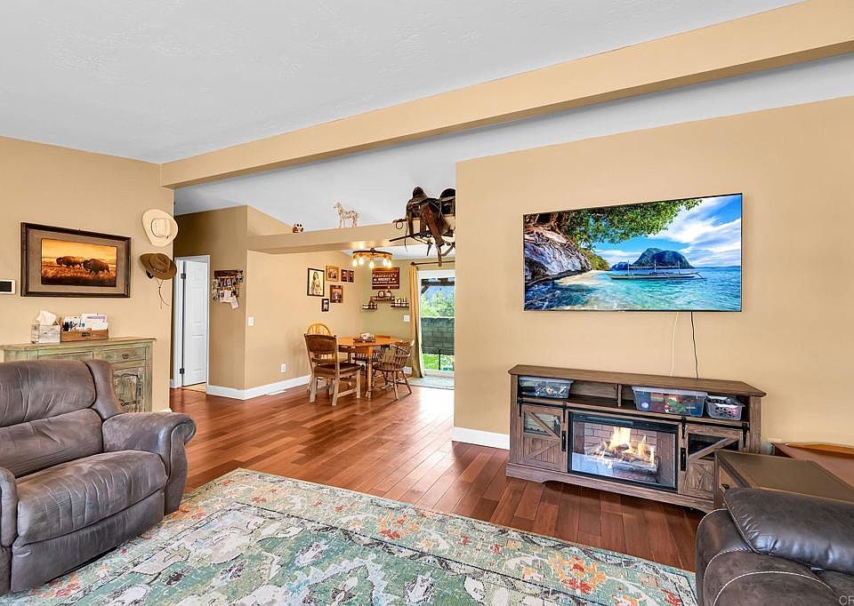 1st image of 1920 Larkspur Dr