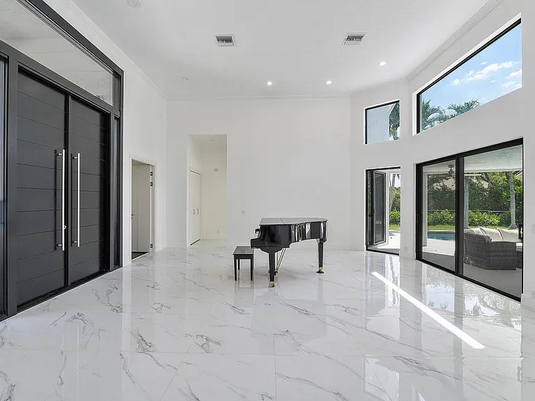 410 Sabal Way — Photo 17