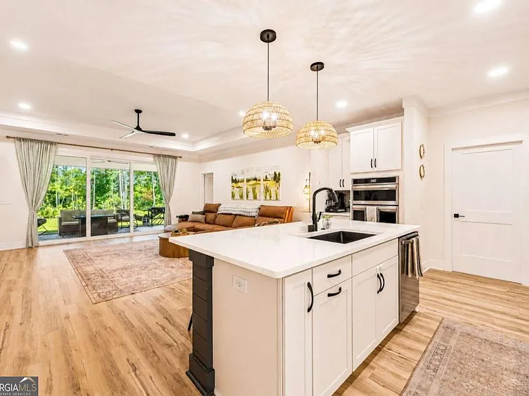100 Carrington Way — Photo 12