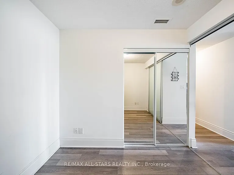 2015 Sheppard Ave E #407 — Photo 18