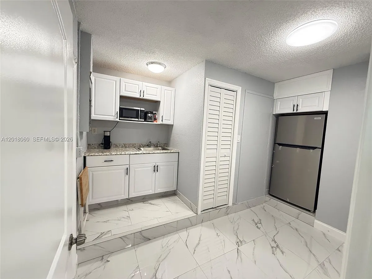 Building Photo - 5137 NW 28th St #0