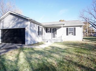 204 Fournie Ln, Swansea, IL 62226