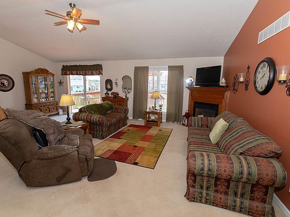 4th image of 920 Cary Ct